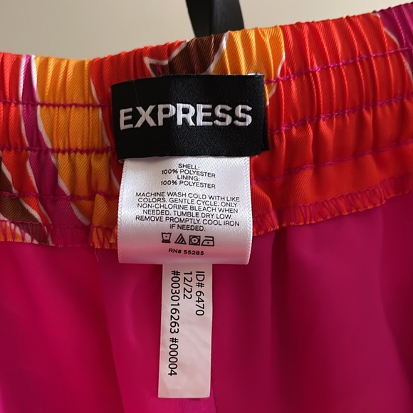 Express Sz M Graphic Print Button Down Shirt & Shorts Set. SOLD AS A SET. - Picture 14 of 16